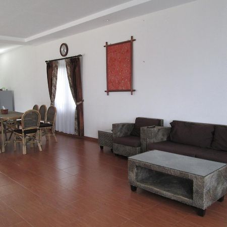 Osmond Villa Resort Lembang Exterior foto